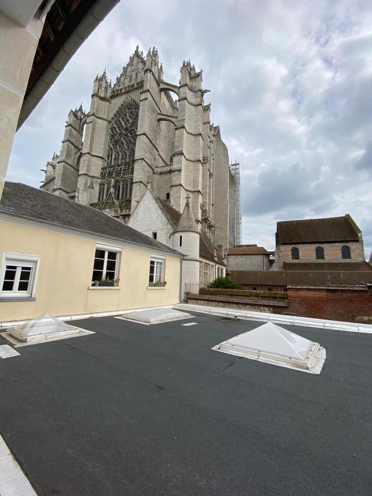 Appartement Hyper-Centre Vue Cathedrale Beauvais Esterno foto